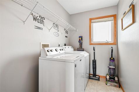7306 Prairie Heights Drive SW Cedar Rapids IA 52404