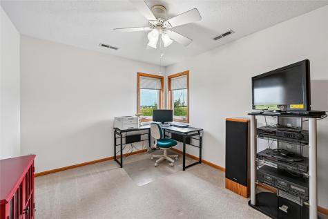7306 Prairie Heights Drive SW Cedar Rapids IA 52404