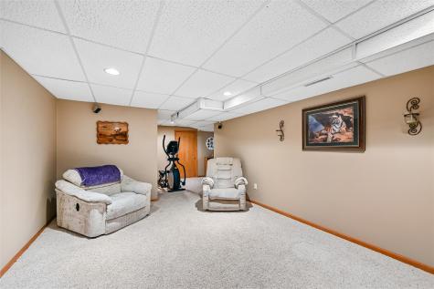 7306 Prairie Heights Drive SW Cedar Rapids IA 52404