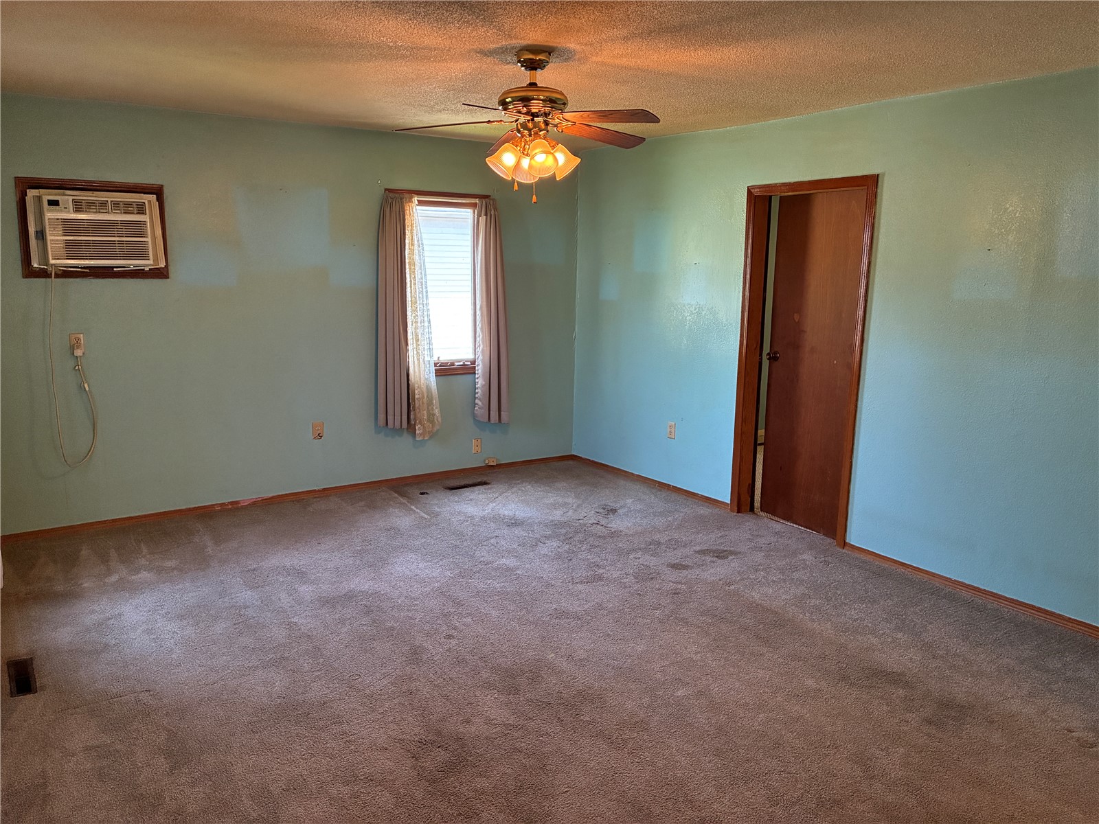 508 E 3rd Street Vinton IA 52349