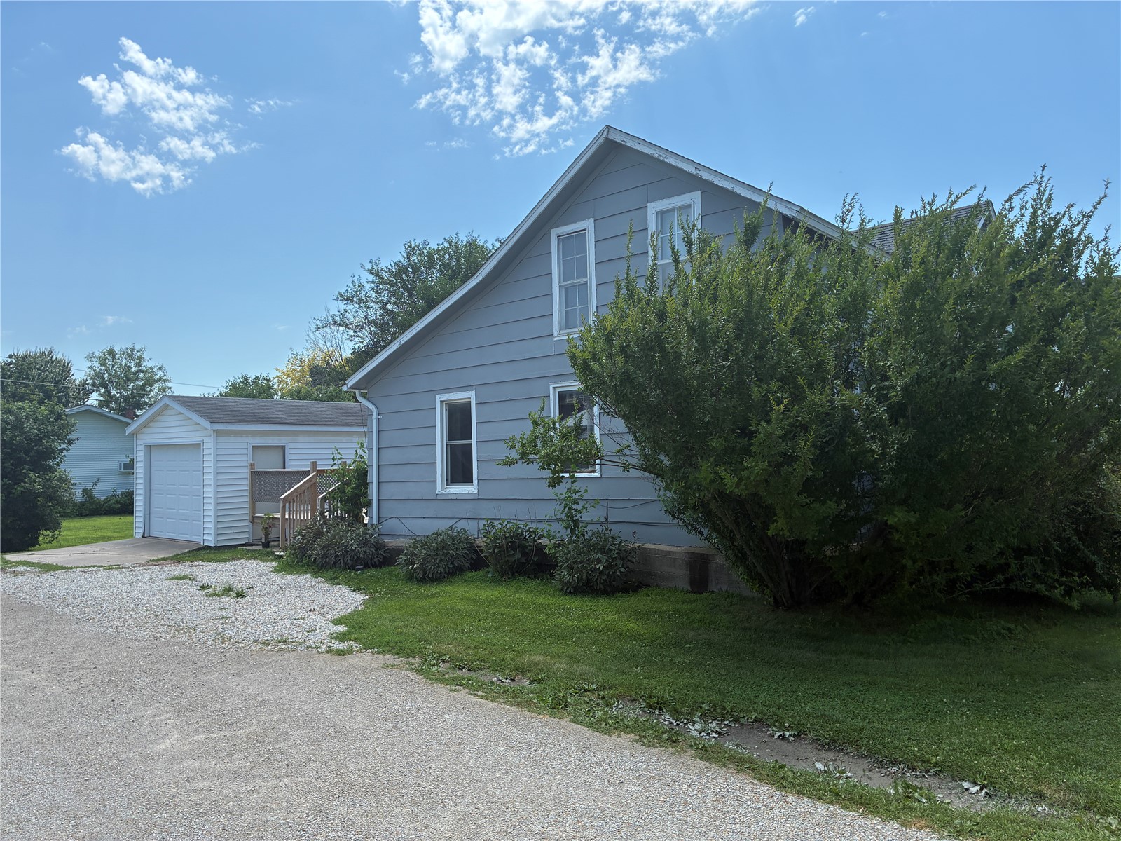 508 E 3rd Street Vinton IA 52349