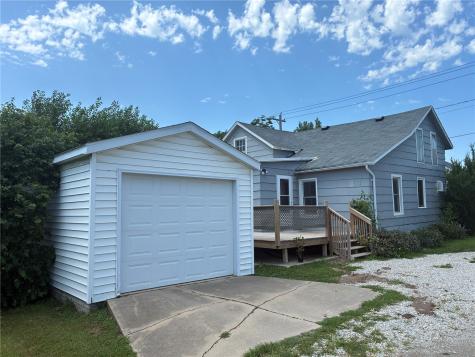 508 E 3rd Street Vinton IA 52349