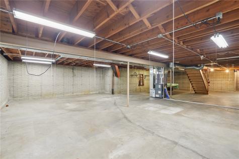 3611 1st Avenue SW Cedar Rapids IA 52405