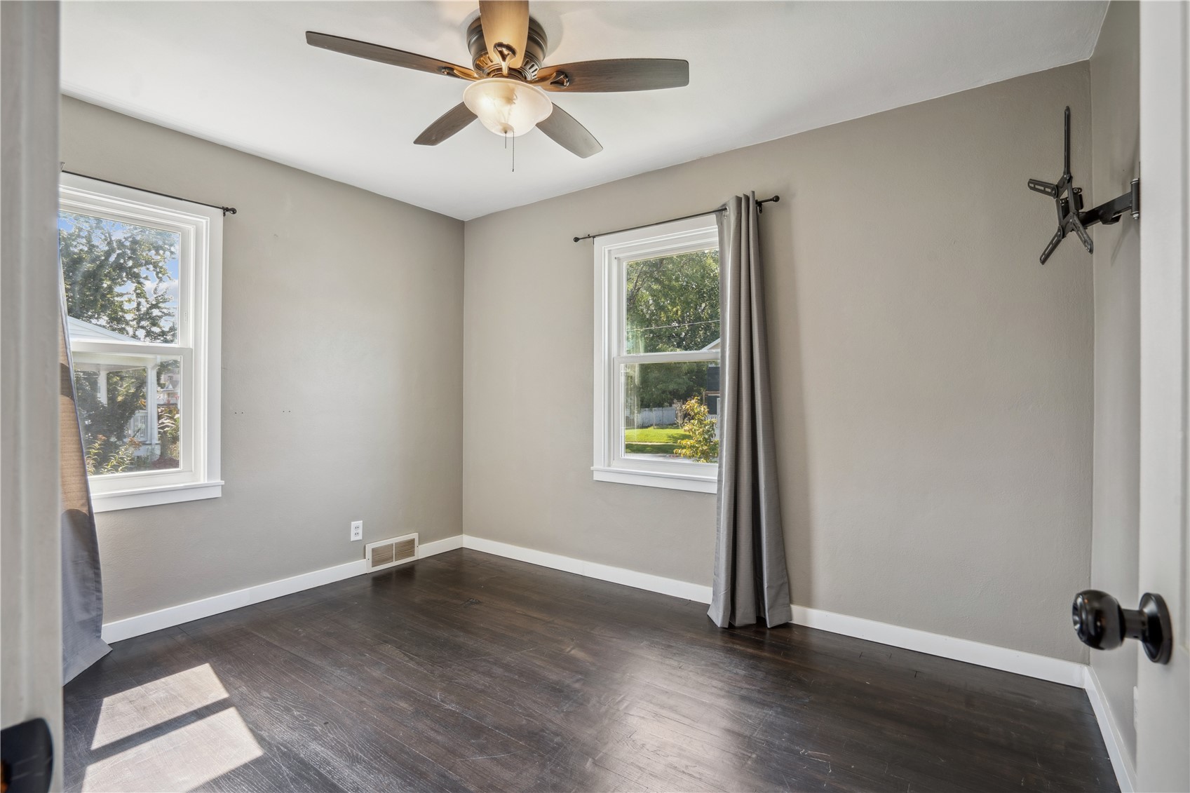 1060 NE 17th Street Cedar Rapids IA 52402