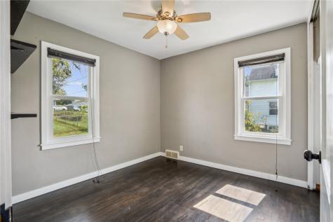 1060 NE 17th Street Cedar Rapids IA 52402