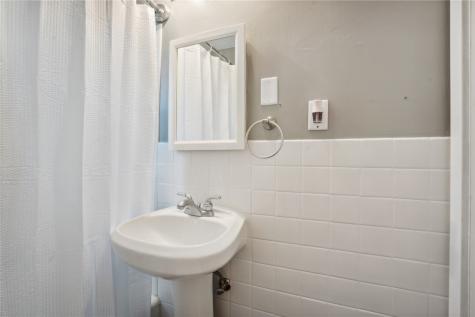 1060 NE 17th Street Cedar Rapids IA 52402