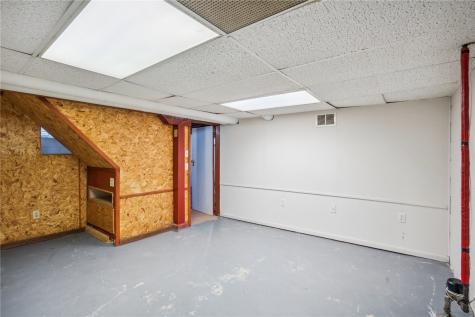 1060 NE 17th Street Cedar Rapids IA 52402