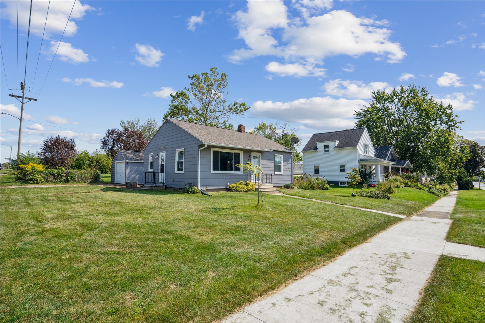 1060 NE 17th Street Cedar Rapids IA 52402