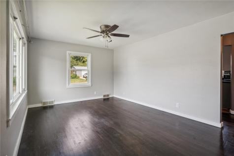 1060 NE 17th Street Cedar Rapids IA 52402