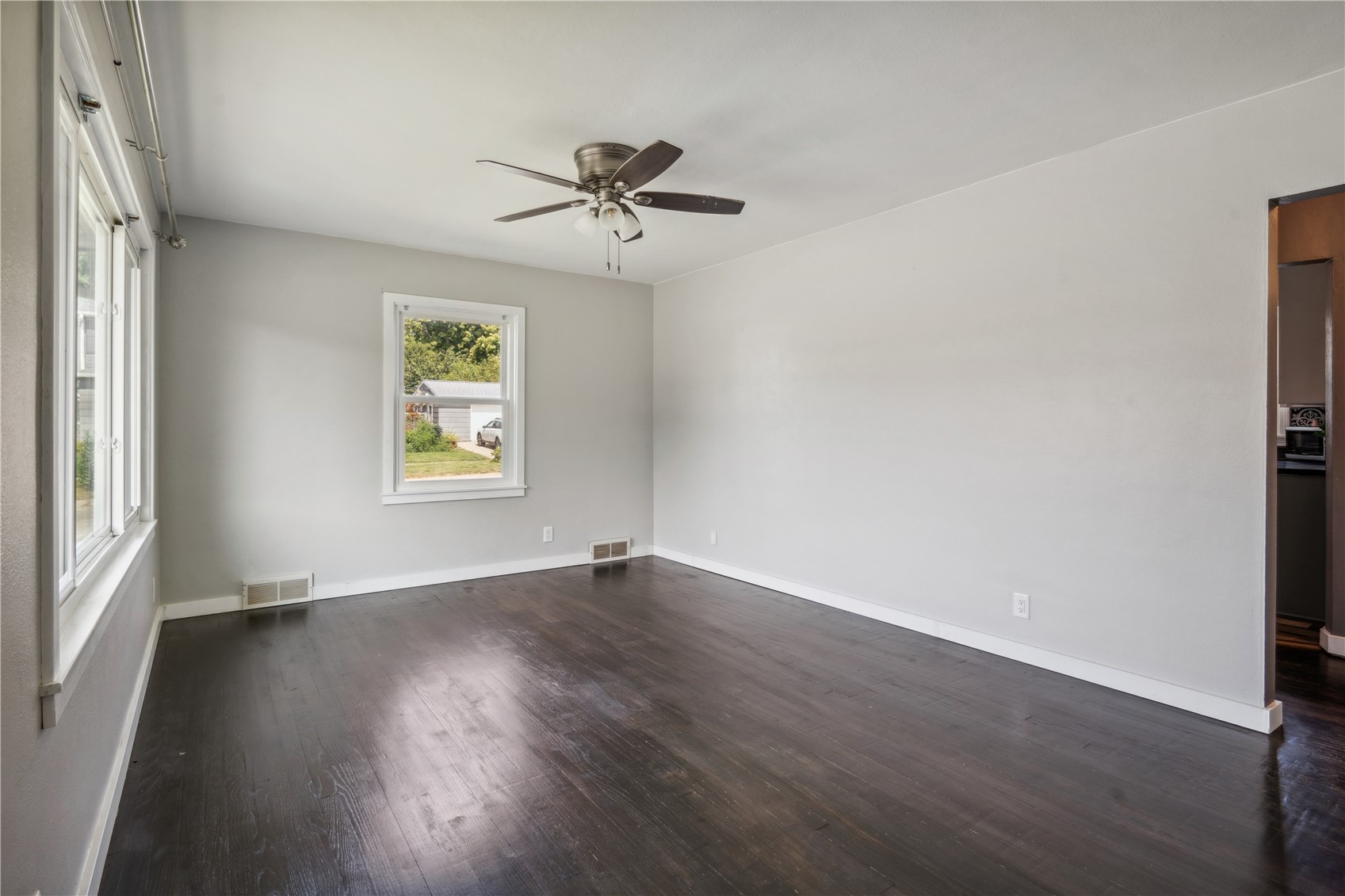 1060 NE 17th Street Cedar Rapids IA 52402