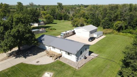 7400 Railway Street Palo IA 52324