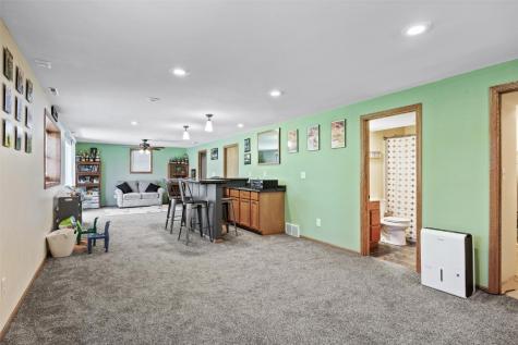 7400 Railway Street Palo IA 52324