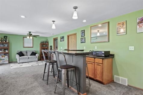 7400 Railway Street Palo IA 52324
