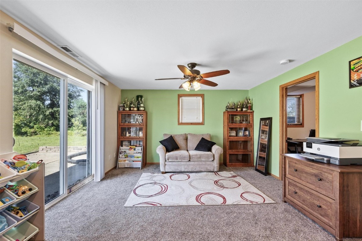 7400 Railway Street Palo IA 52324