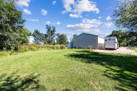 7400 Railway Street Palo IA 52324