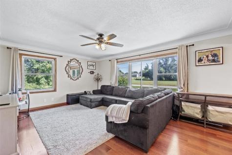 7400 Railway Street Palo IA 52324