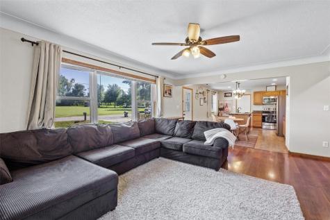 7400 Railway Street Palo IA 52324