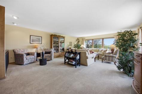 21 Fairview Knoll NE Iowa City IA 52240