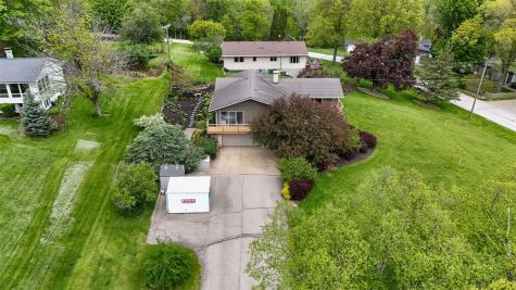 21 Fairview Knoll NE Iowa City IA 52240