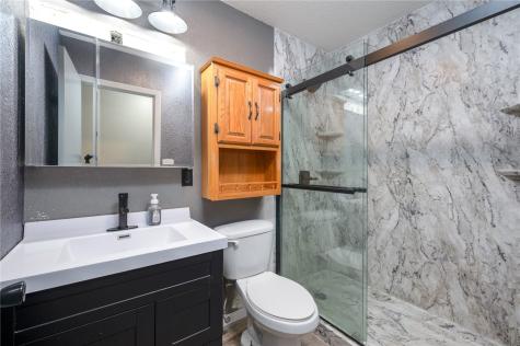 5005 Sunset Drive Cedar Rapids IA 52404