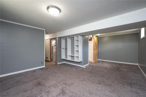 5005 Sunset Drive Cedar Rapids IA 52404