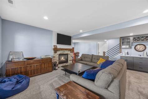 6310 River Parkway NE Cedar Rapids IA 52411