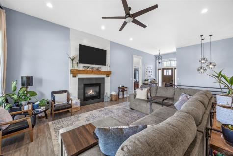 6310 River Parkway NE Cedar Rapids IA 52411
