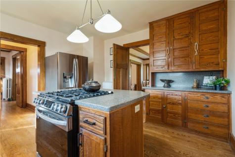 935 Central Avenue Marion IA 52302