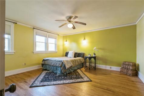 935 Central Avenue Marion IA 52302