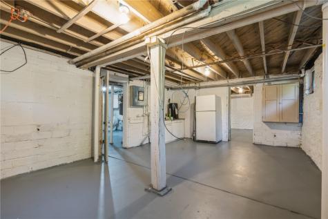 935 Central Avenue Marion IA 52302