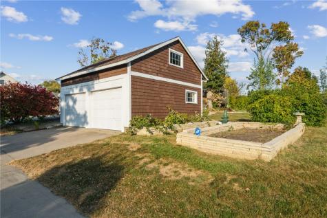 935 Central Avenue Marion IA 52302