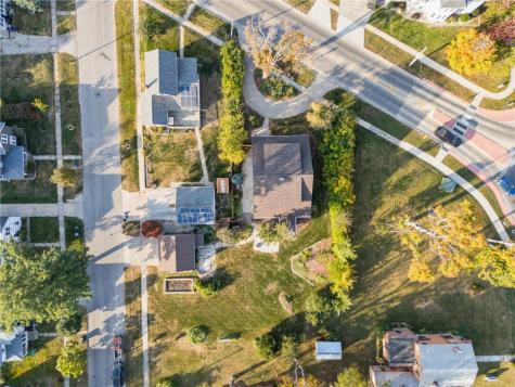 935 Central Avenue Marion IA 52302