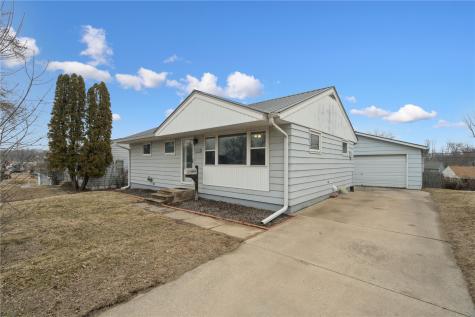 1104 Brockman Drive SE Cedar Rapids IA 52403