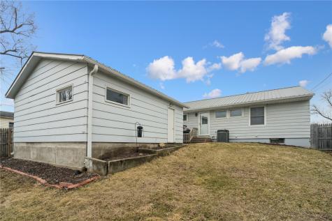 1104 Brockman Drive SE Cedar Rapids IA 52403