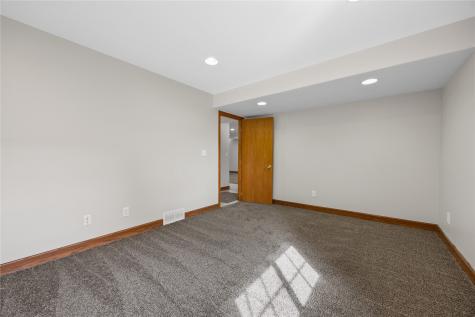 1625 Ranmar Drive Ely IA 52227