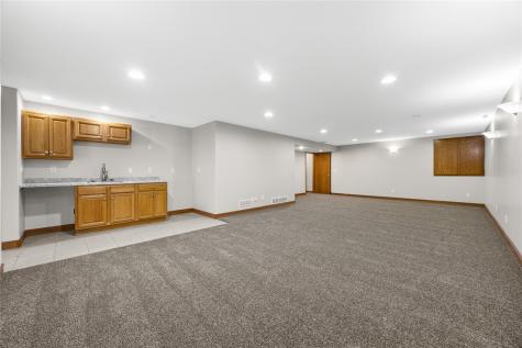 1625 Ranmar Drive Ely IA 52227