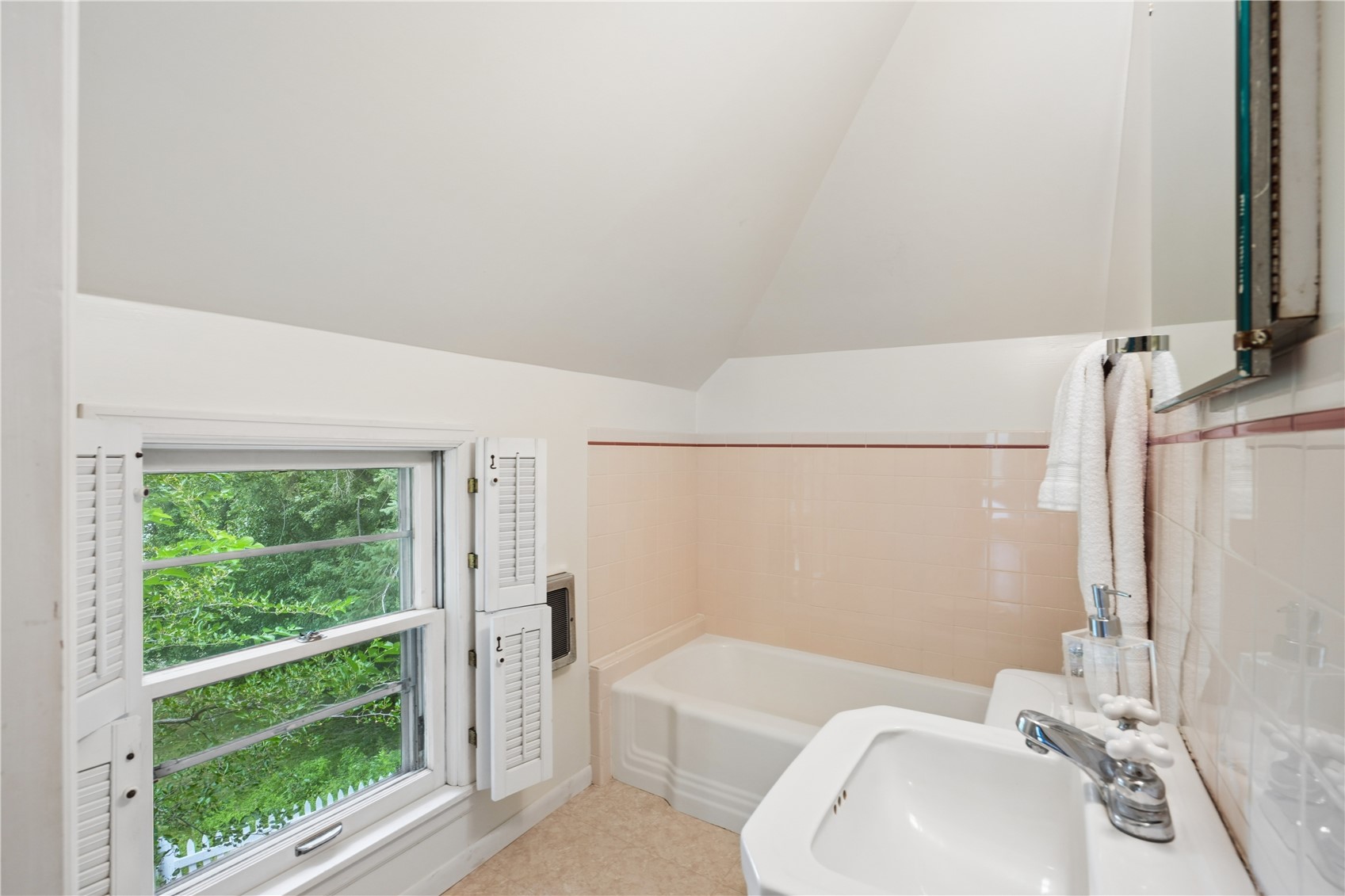 1308 Memorial Drive SE Cedar Rapids IA 52403