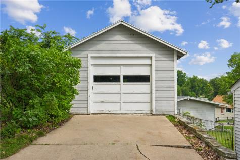 1308 Memorial Drive SE Cedar Rapids IA 52403