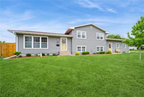 1110 Rainbow Boulevard Hiawatha IA 52233