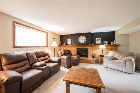 1110 Rainbow Boulevard Hiawatha IA 52233