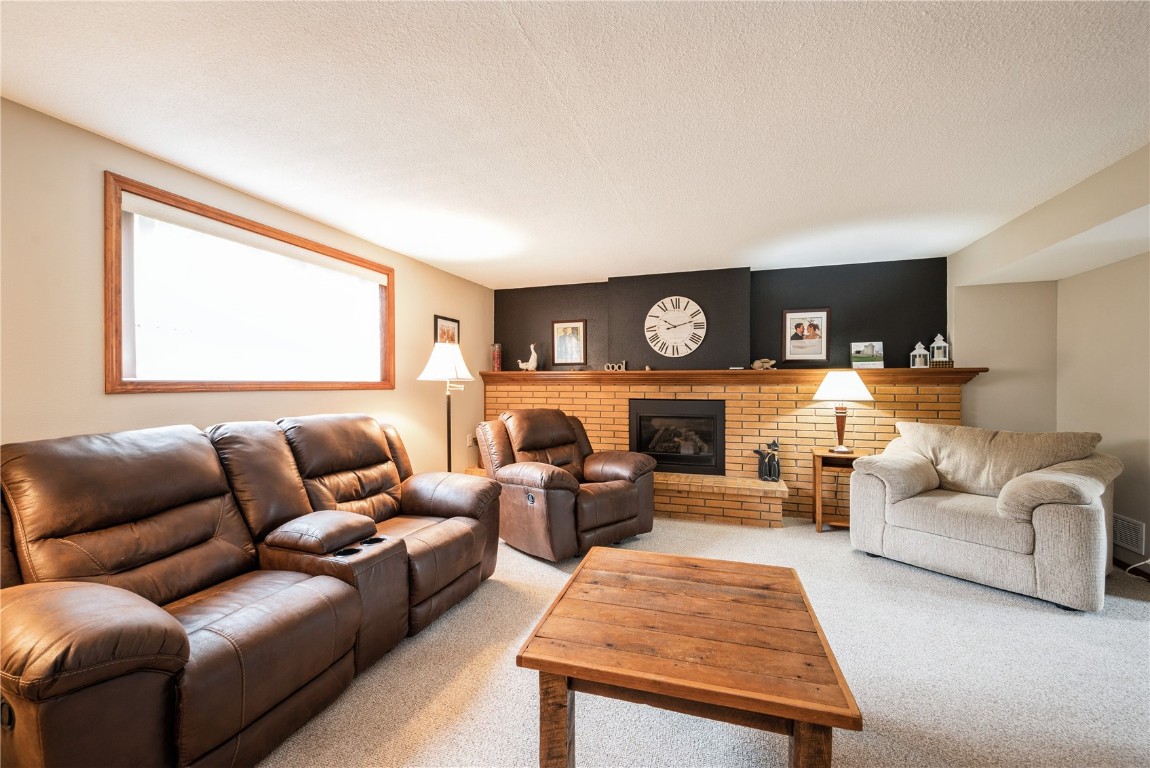 1110 Rainbow Boulevard Hiawatha IA 52233