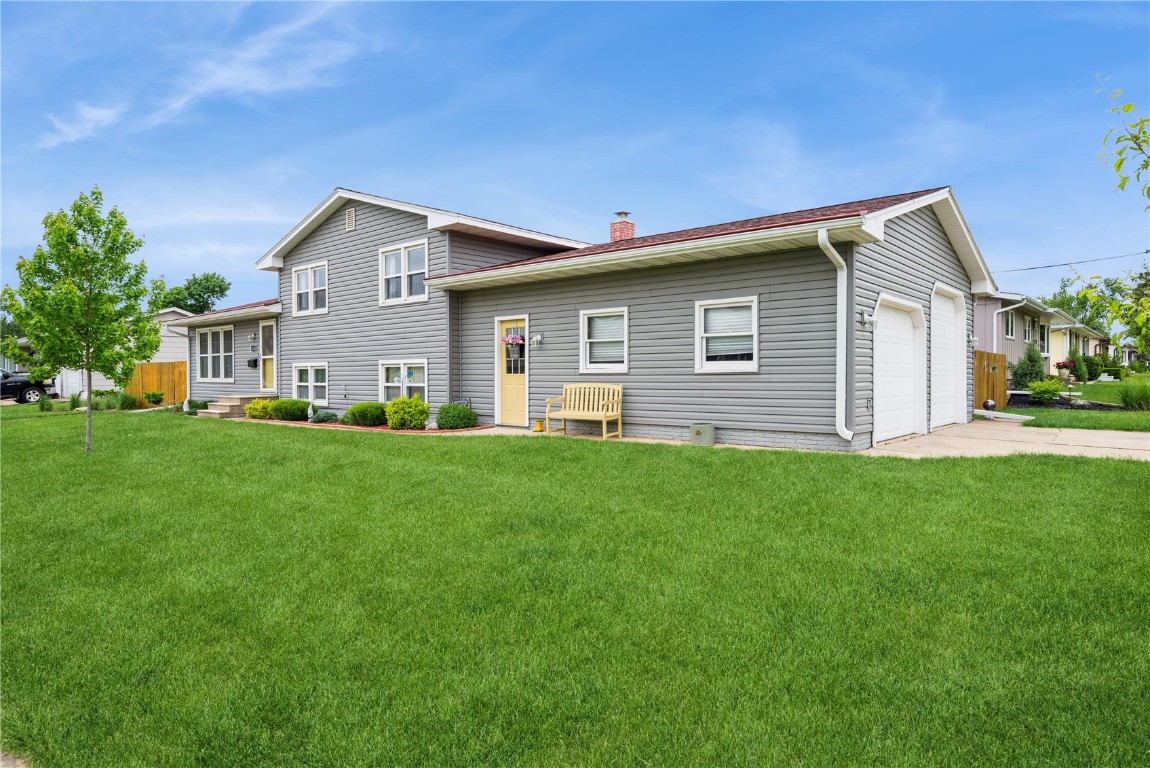 1110 Rainbow Boulevard Hiawatha IA 52233