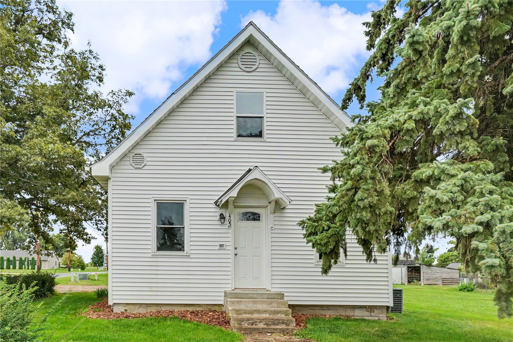 405 E Center Street Stanwood IA 52337