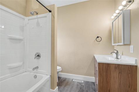 405 E Center Street Stanwood IA 52337