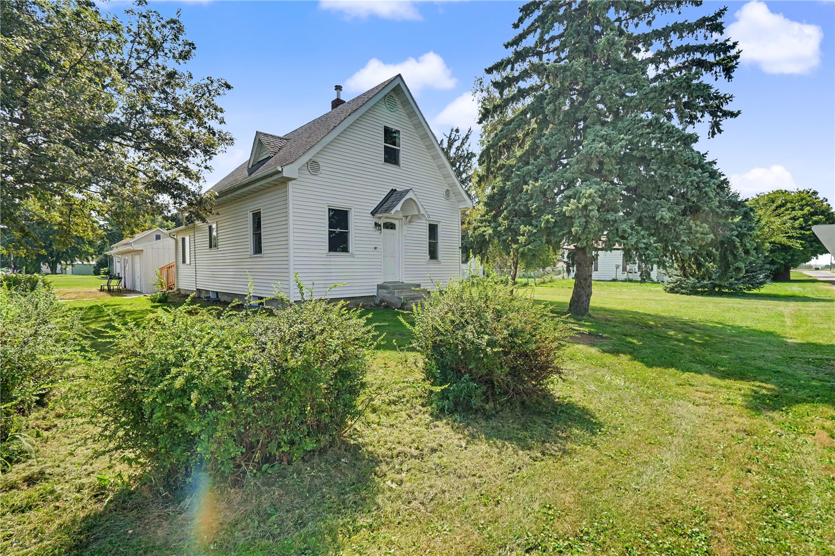 405 E Center Street Stanwood IA 52337