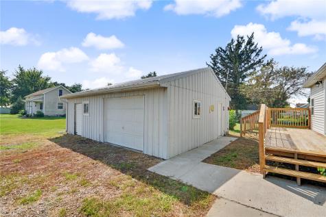 405 E Center Street Stanwood IA 52337