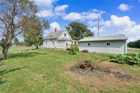 405 E Center Street Stanwood IA 52337
