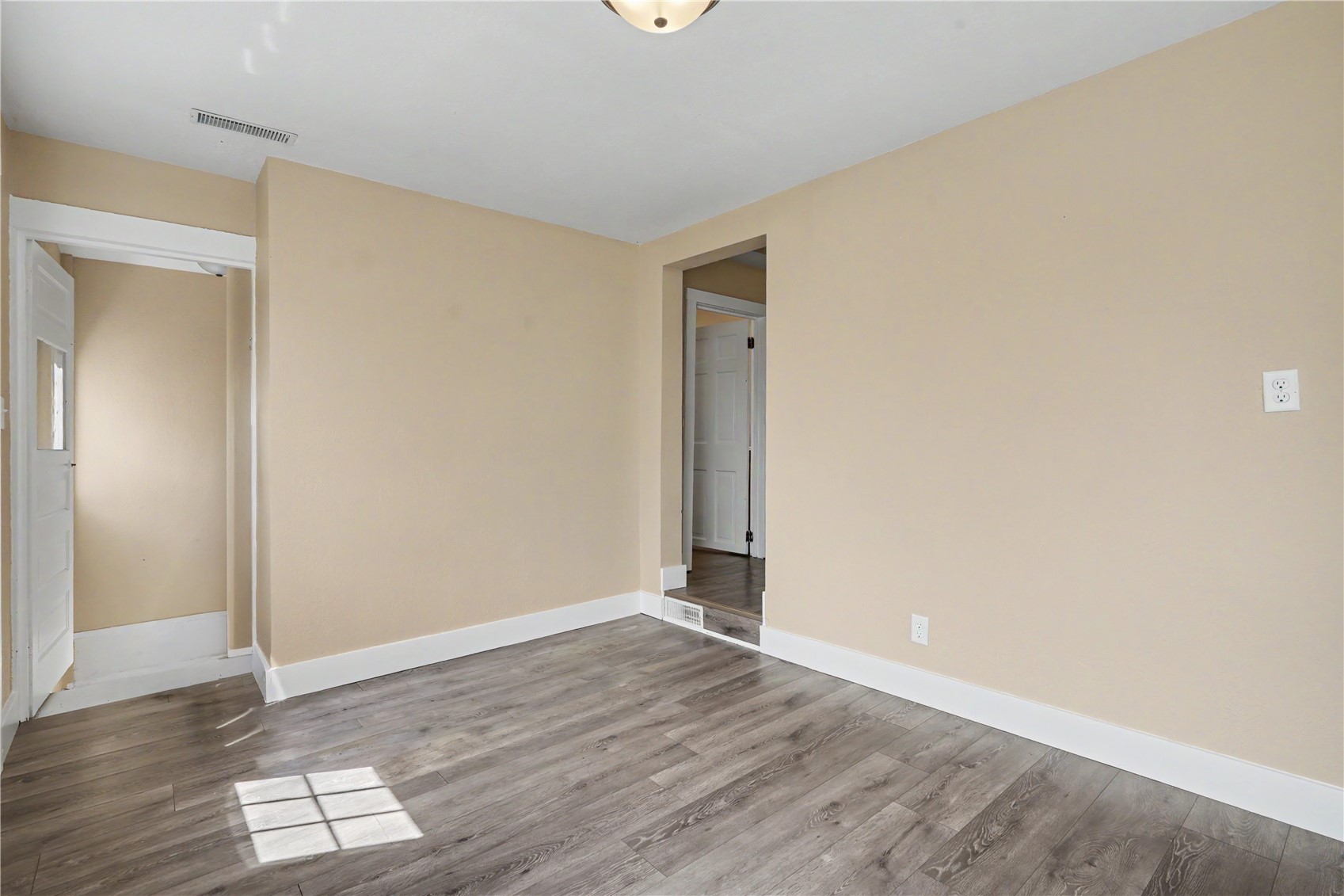 405 E Center Street Stanwood IA 52337