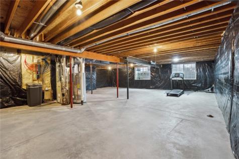 3020 Grey Wolf Hiawatha IA 52233