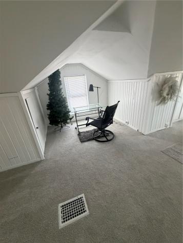 1933 Higley Avenue SE Cedar Rapids IA 52403